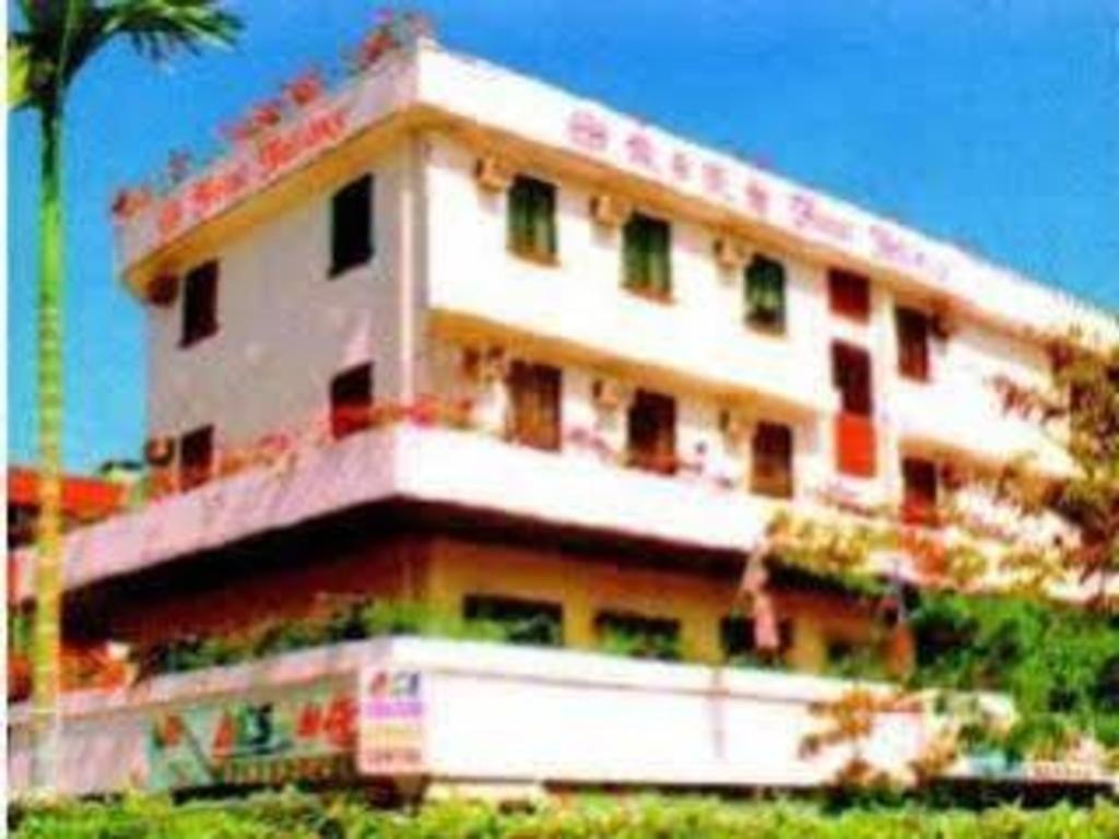 Hotel Holiday Kota Kinabalu Esterno foto