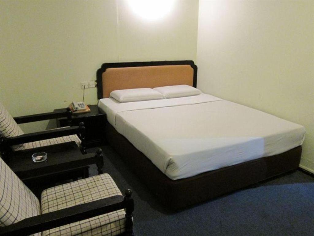 Hotel Holiday Kota Kinabalu Esterno foto