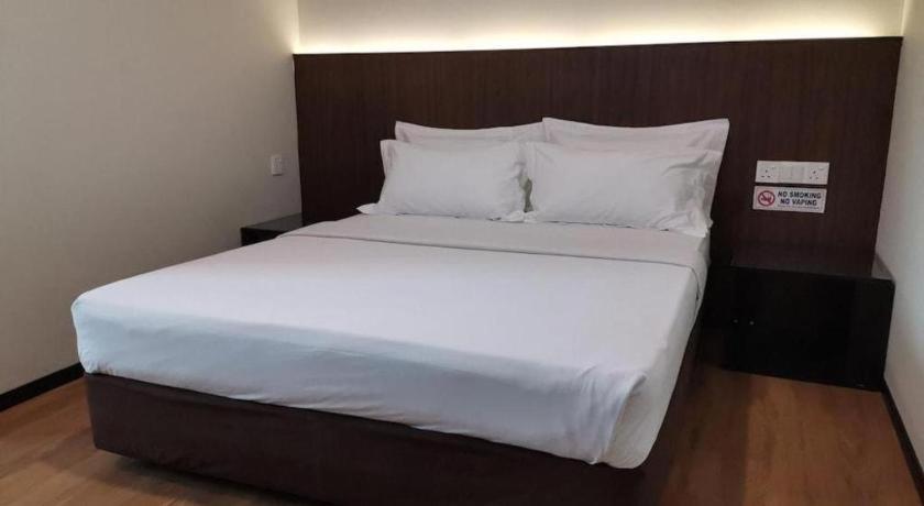 Hotel Holiday Kota Kinabalu Esterno foto